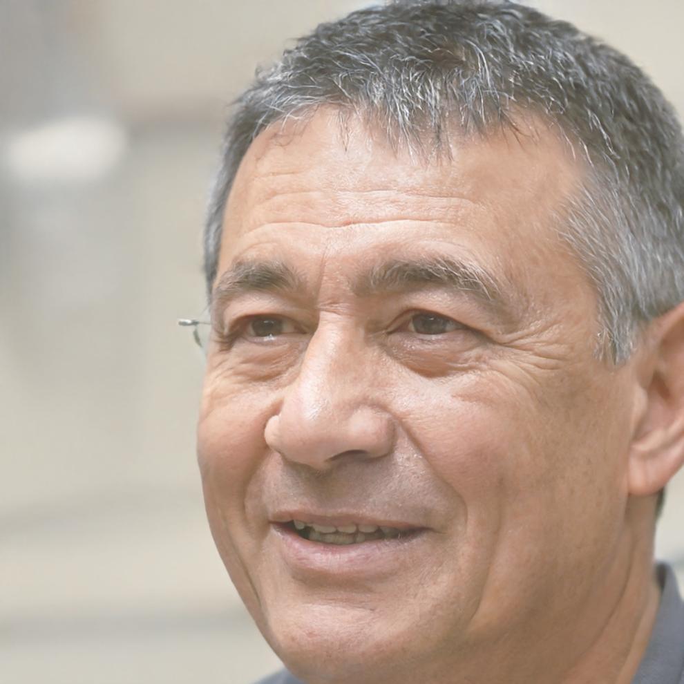 Retrato profesional de Esteban Valdivielso